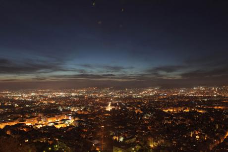 Athen bei Nacht © Nikos Chrisikakis
